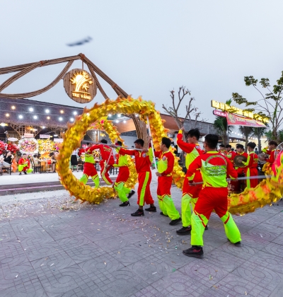 NHÀ HÀNG TRE VÀNG